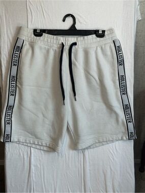 Hollister White Fleece Sweat Shorts Logo Side Tape Men's Large Sporty Casual